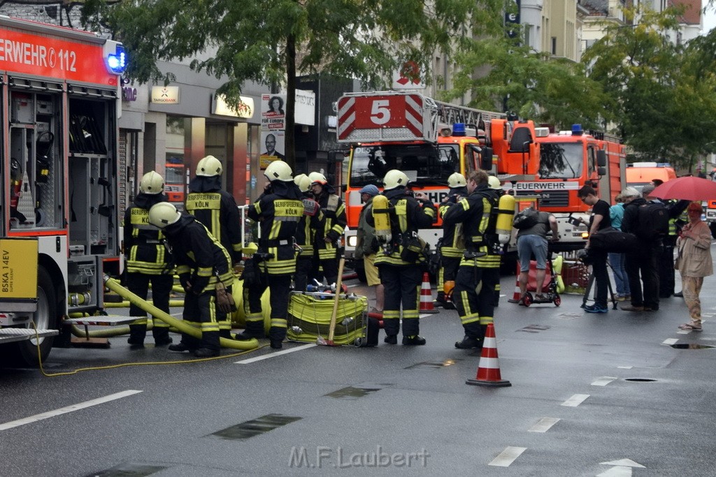 Feuer 2 Koeln Nippes Neusserstr P051.JPG - Miklos Laubert